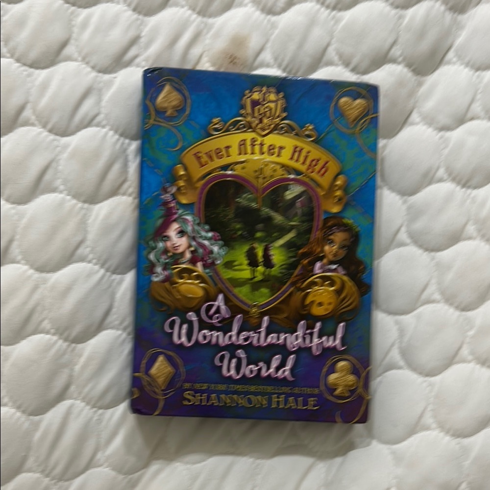 Ever After High: A Wonderlandiful World Book